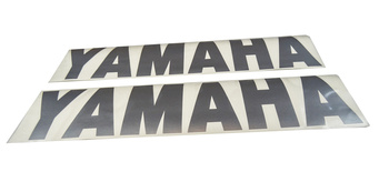Dekal Yamaha text stor krom 7,5 cm x 32 cm