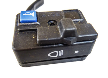 Ljusomkopplare + kabel Puch Korado vänster ( + signalhorn knapp )